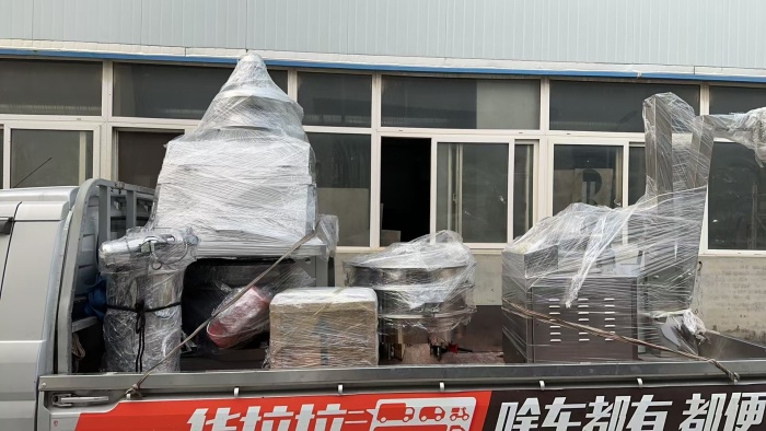 真空上料機(jī)、無(wú)塵投料站、旋振篩發(fā)貨